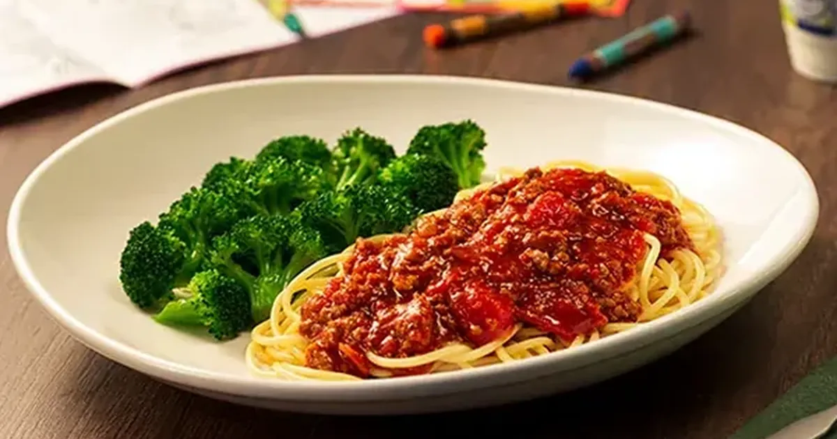 Olive Garden Kids Pasta with Meat Sauce