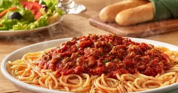Olive Garden Take Home Spaghetti with Meat Sauce
